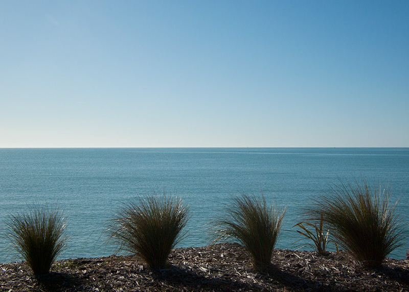 IMGP6417.jpg - Soon after taking the previous photo I took this one, looking out over the Pacific Ocean.There have been a lot of small changes to the area since I used to regularly visit my Dad down there and it was nice to see how the place had improved.  He used to live about 5 minutes walk from this spot and we used to walk the dog down here quite often.  He's since moved to a smaller house in another part of town.
