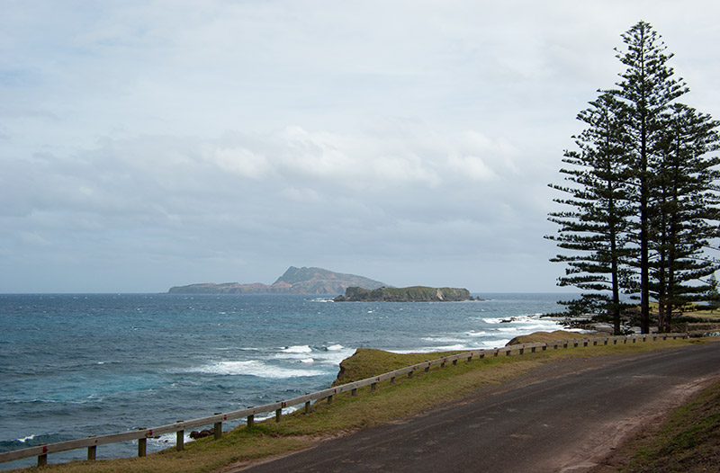 _IGP6984-Cemetery-Bay.jpg - Overlooking Cemetery Bay towards Nepean (front) and Phillip (back) Islands, from Norfolk Island.