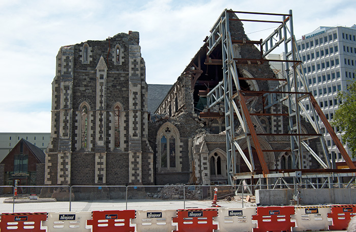 IMGP6662.jpg - Back to the Cathedral.  I keep thinking someone's taken a sword and chopped the tower.  What you can't see from this angle is that the left wall of the tower is completely missing.  Also, the remaining fragment of the rose window at right appears very insecure and looks as if it could fall in at any moment.