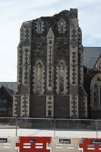 IMGP6664.jpg - Closer view of the tower.