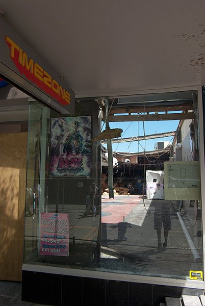 IMGP6673.jpg - Another view of the video game parlour with its new extensive skylighting.