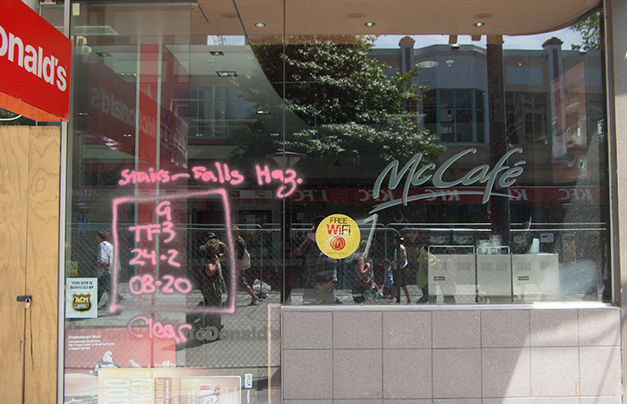 IMGP6674.jpg - You can see by the reflections how the fast food franchises tend to group together.  There's also a Burger King next door.  As far as I know, this building will be demolished but the BK will remain.