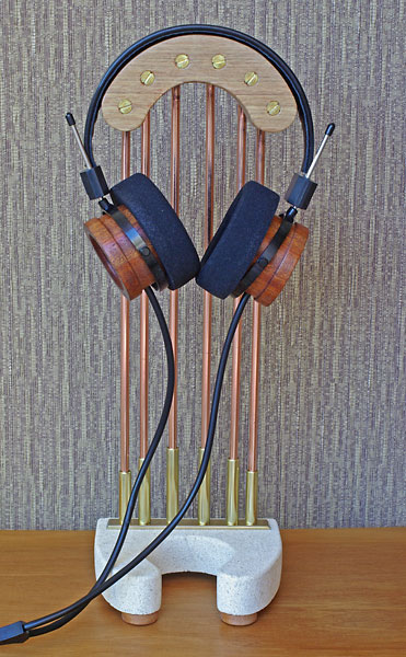 Headphone stand
