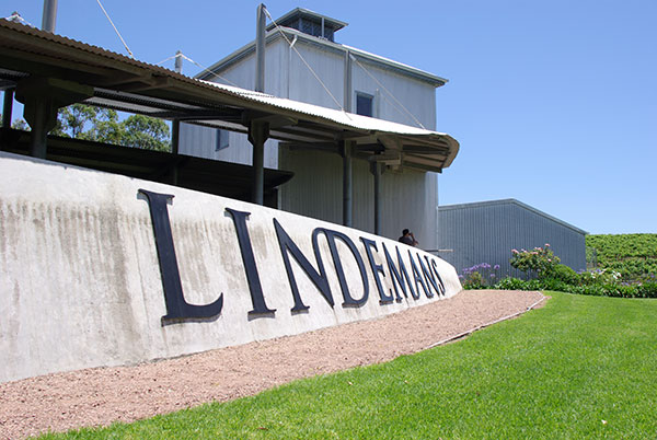 IMGP4638.jpg - Fancy that, a winery.