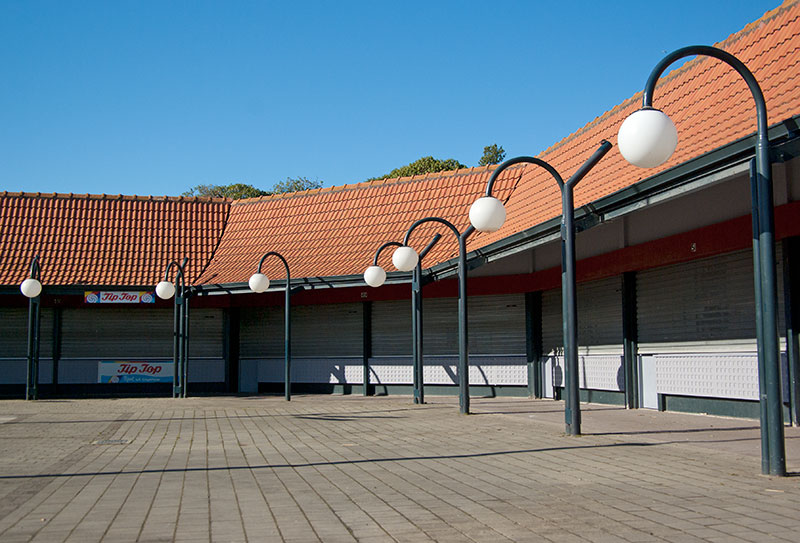 IMGP6418.jpg - The shops are closed at Caroline Bay today.  During the summer carnival this place is bustling.