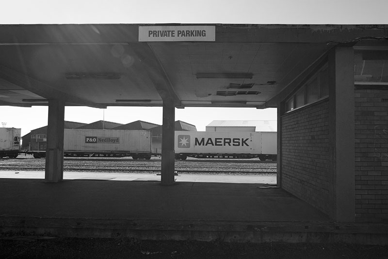 IMGP6429.jpg - An artsy shot of the railway station