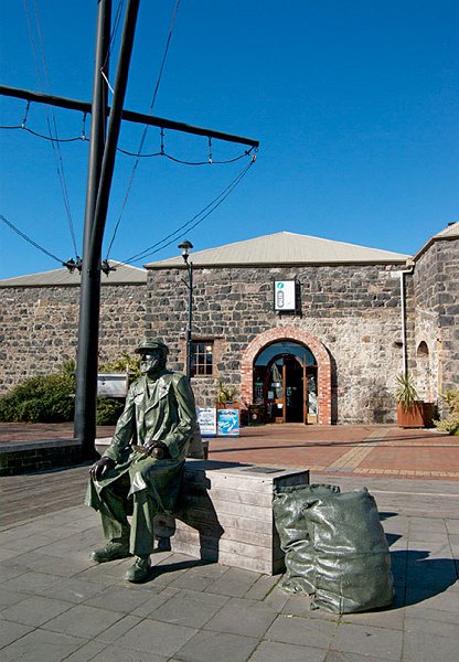 IMGP6431.jpg - I read the plaque but didn't remember any of it so I couldn't tell you who this man was.